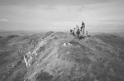 Hall of Fame gathering on Cnoc Reamhar (19B), July 2000 (photo: Richard Webb)