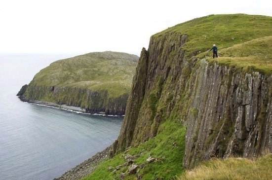 Mullach Buidhe, Garbh Eilean, Shiants (photo: Peter Bibby)