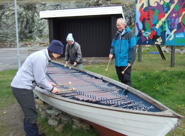 Alison Richardson, Alison Wilson and Eric Young on Unst (photo: Alan Dawson)