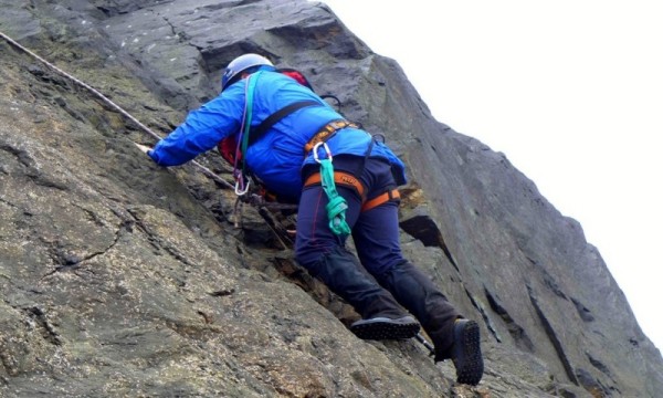 Doug hugging the rocks on Soay (photo: Colin Crawford)